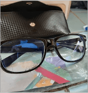 Vital Smart Glasses user Maria L.